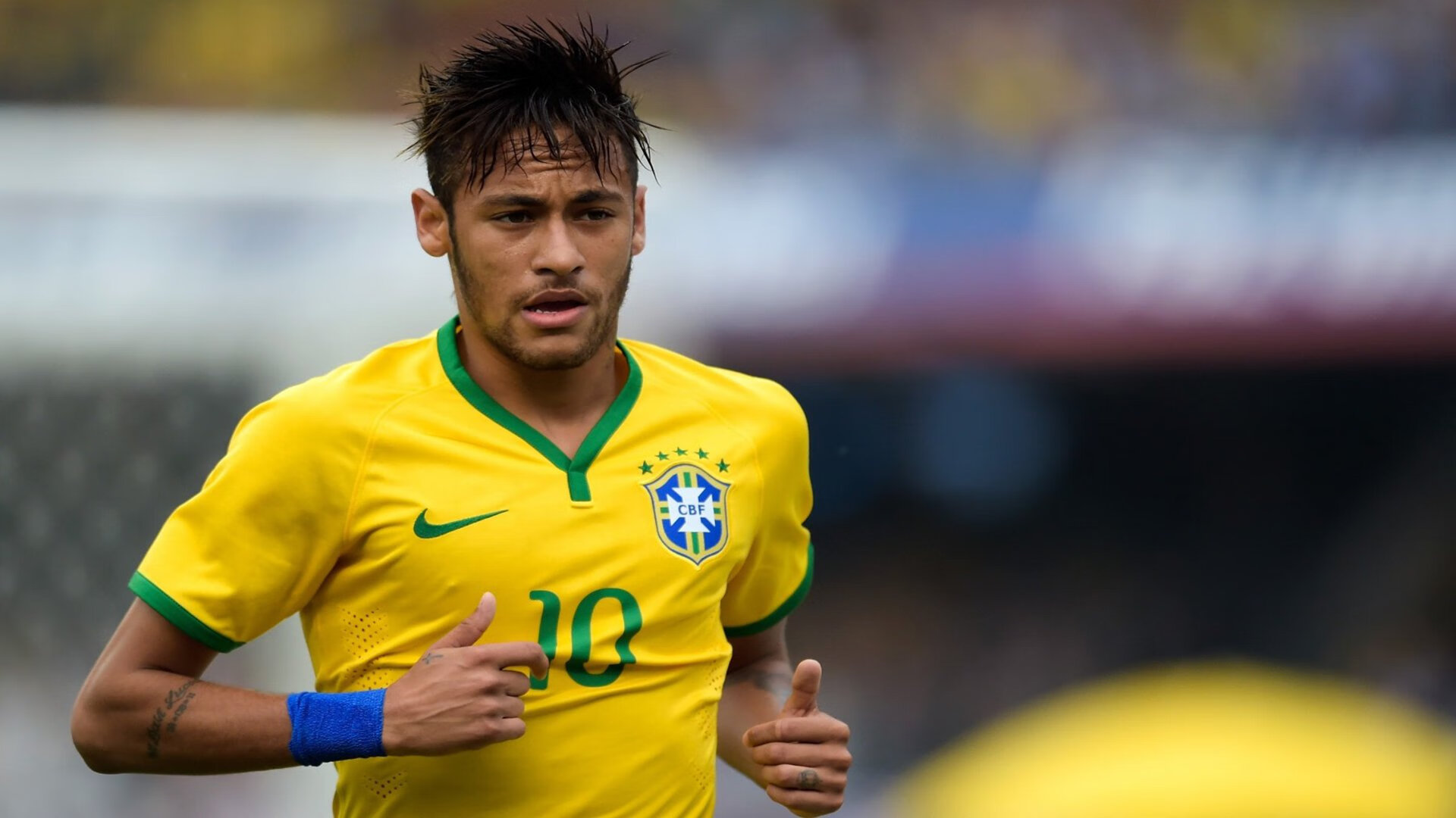 _运动员的家庭生活：鼎力支持的背后故事_，运动员家庭条件