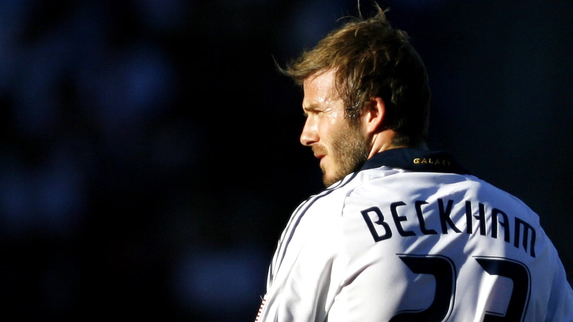 电竞选手如何参与公益活动：传递正能量与回馈社会，如何去参加电竞职业比赛